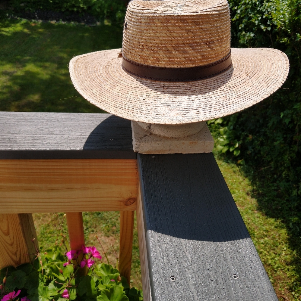 Saddleback straw hat - palm leaf